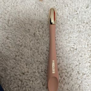 Beautycounter limited edition holiday serum tool